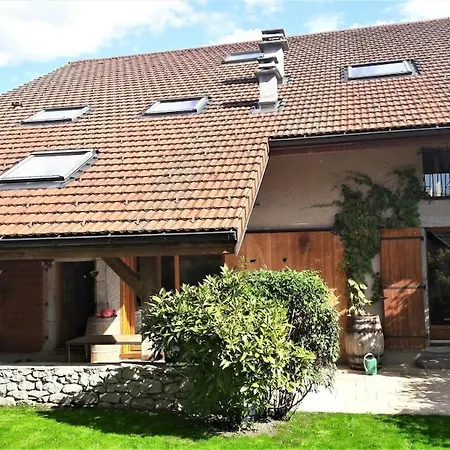 Chaleureuse Maison De Village Marignier